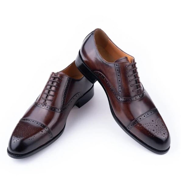 The Ultimate Guide to Men’s Business Shoes: Style, Comfort, and Quality